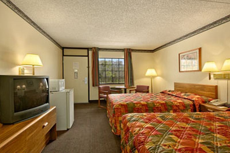 Super 8 By Wyndham Clarksville Ar Habitación foto